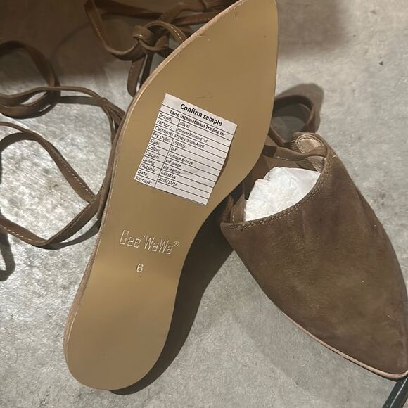 Gee WaWa Anthropologie Antique Brown Kid Suede Pointed Toe Tassel Tie Up Flats - Picture 3 of 3